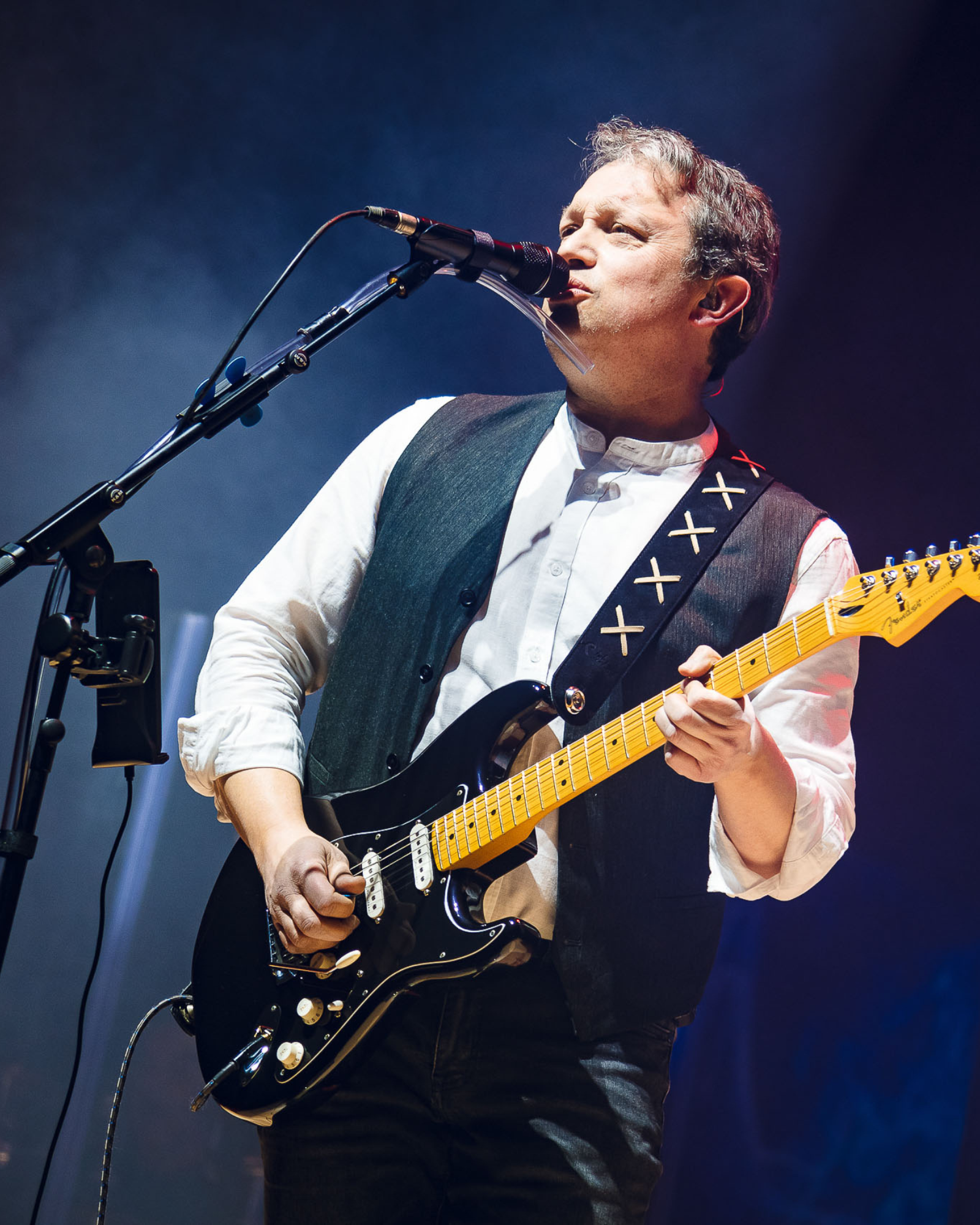 Roberto Gómez González · Guitarrista y Vocalista